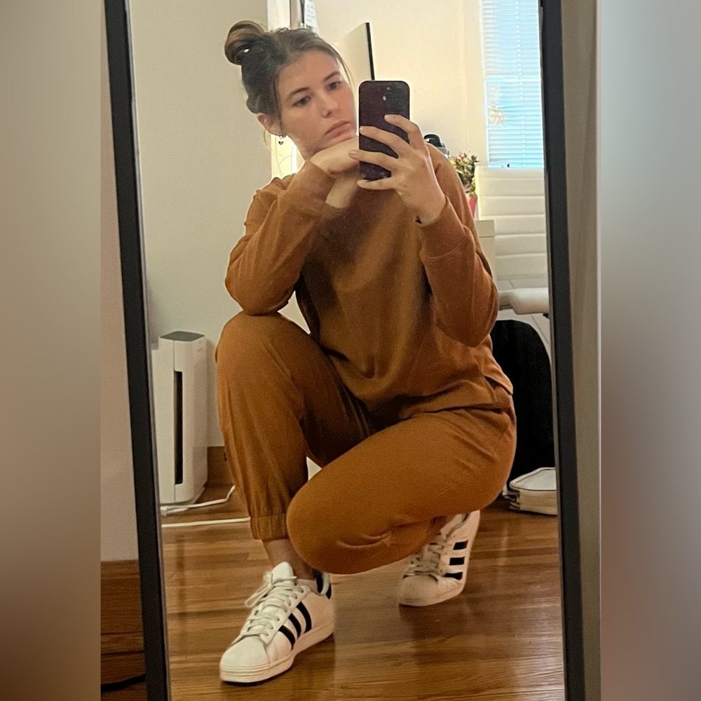 Selling the matching set sweatpants